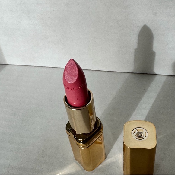 Viral L’Oréal Colour Riche Satin Lipstick in Ballerina Shoes Shade 135 TikTok - Picture 8 of 9